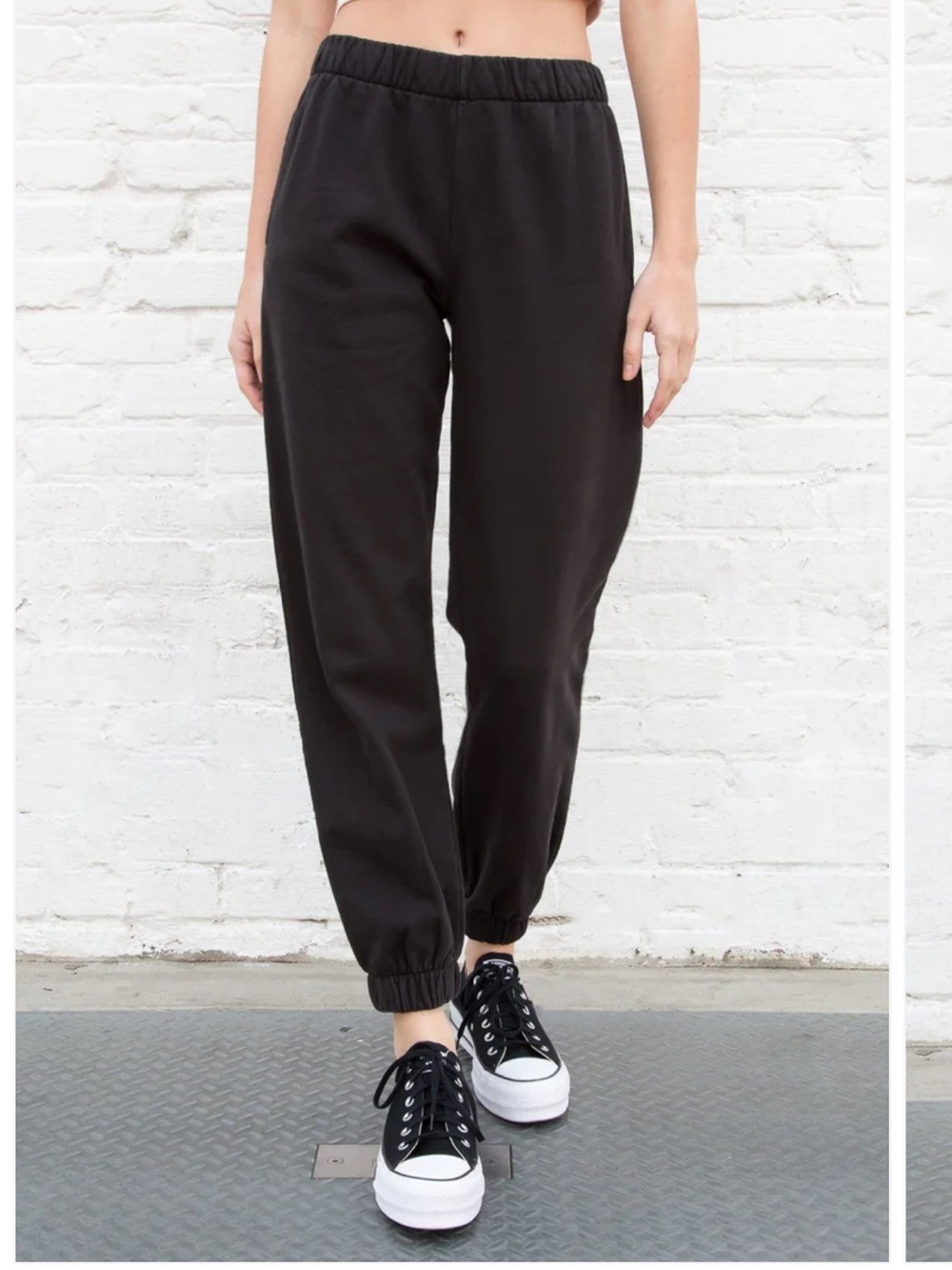 Brandy Melville NWT Rosa Sweatpants